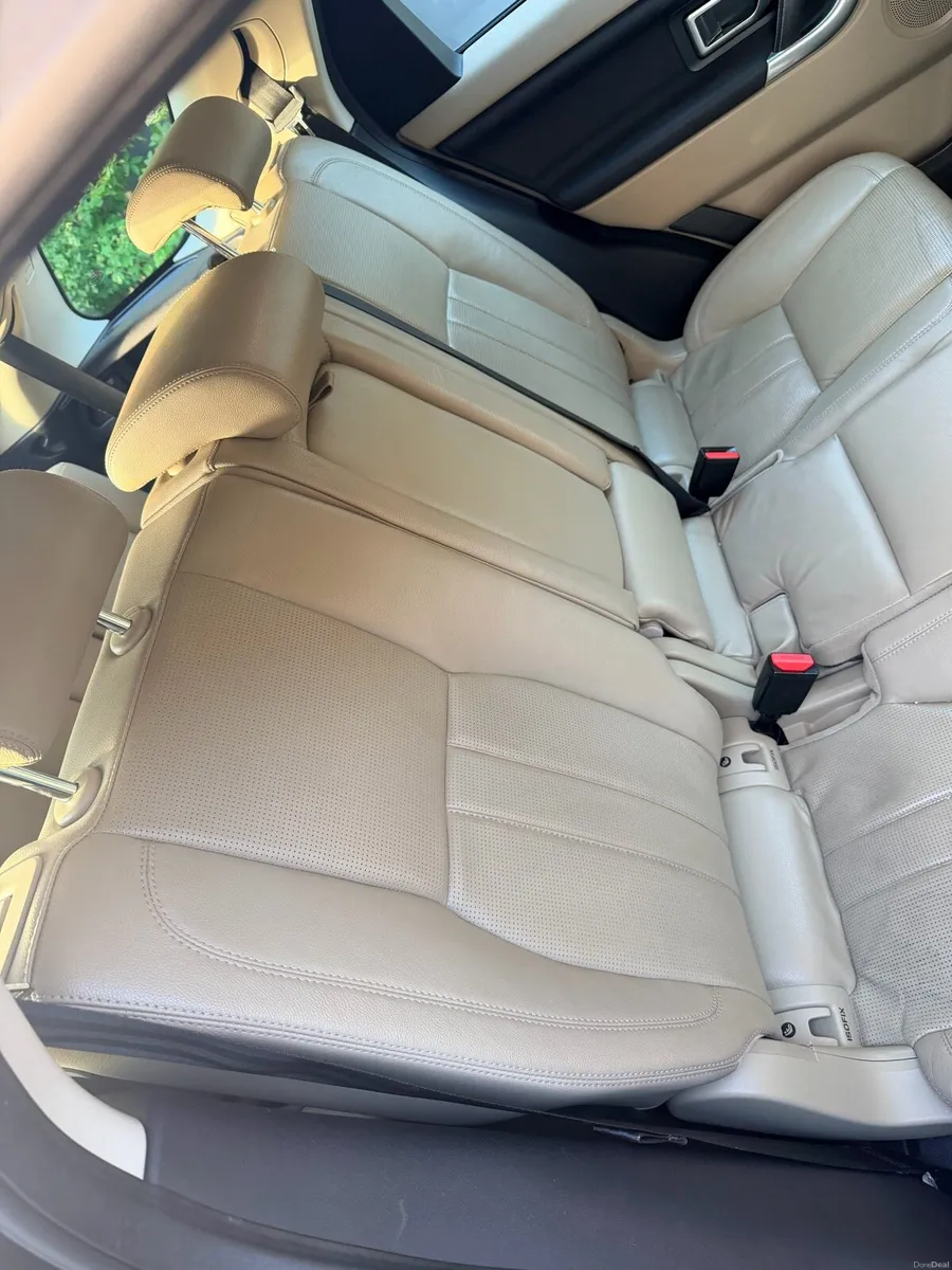 Land Rover Discovery Sport - Image 1