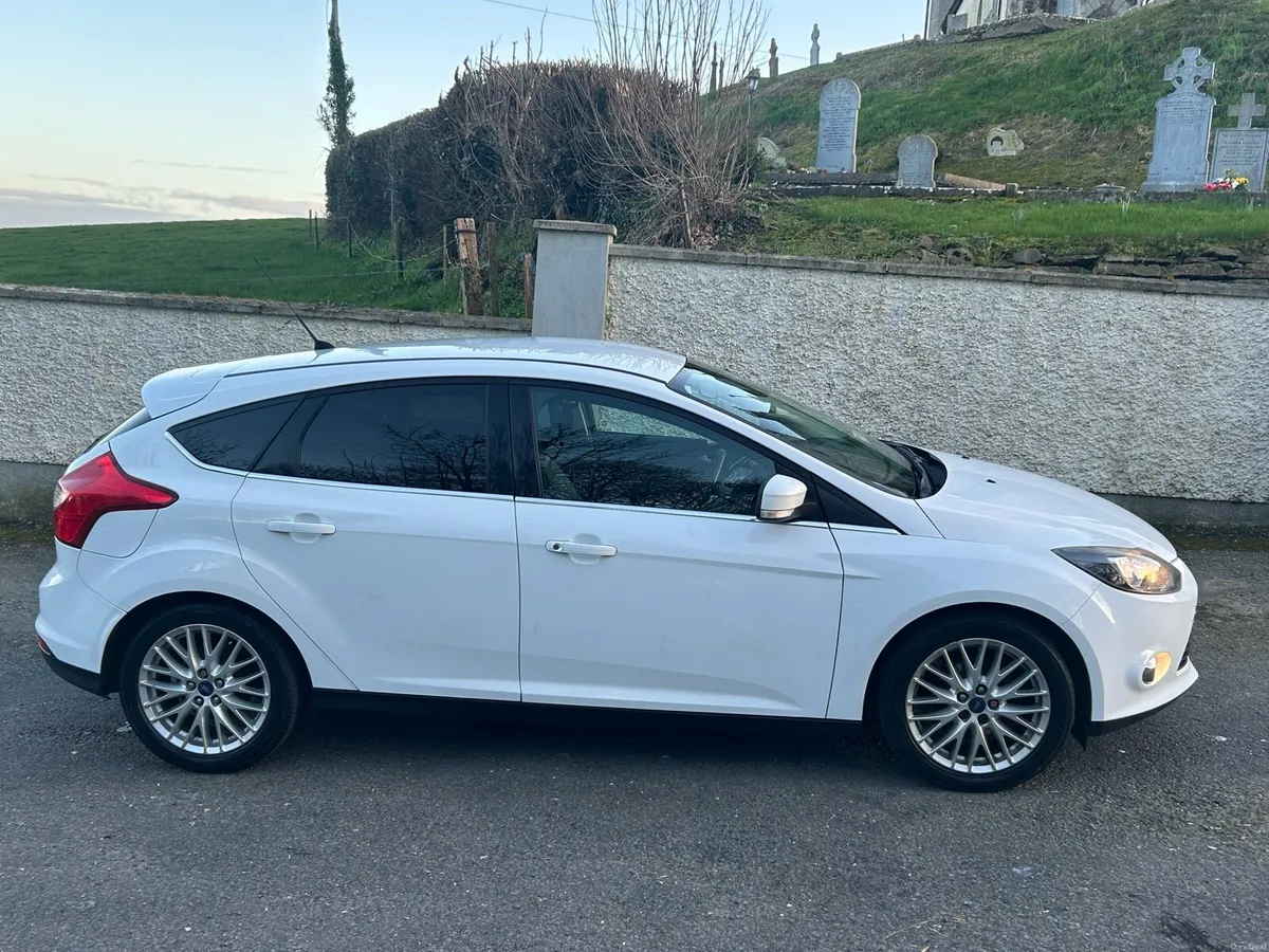 2014 Ford Focus Zetec Nav - Image 3