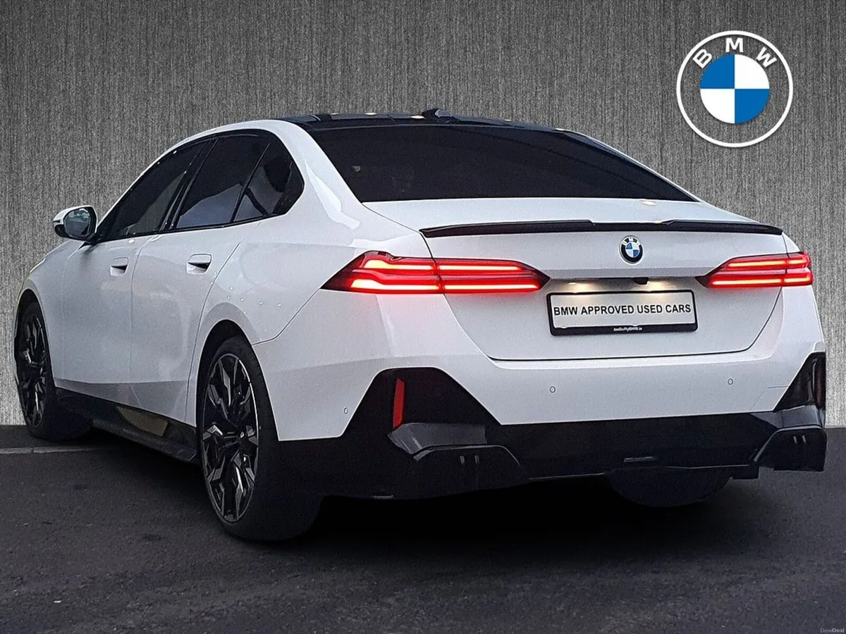 BMW 5-Series 520i M Sport Pro Saloon - Image 3