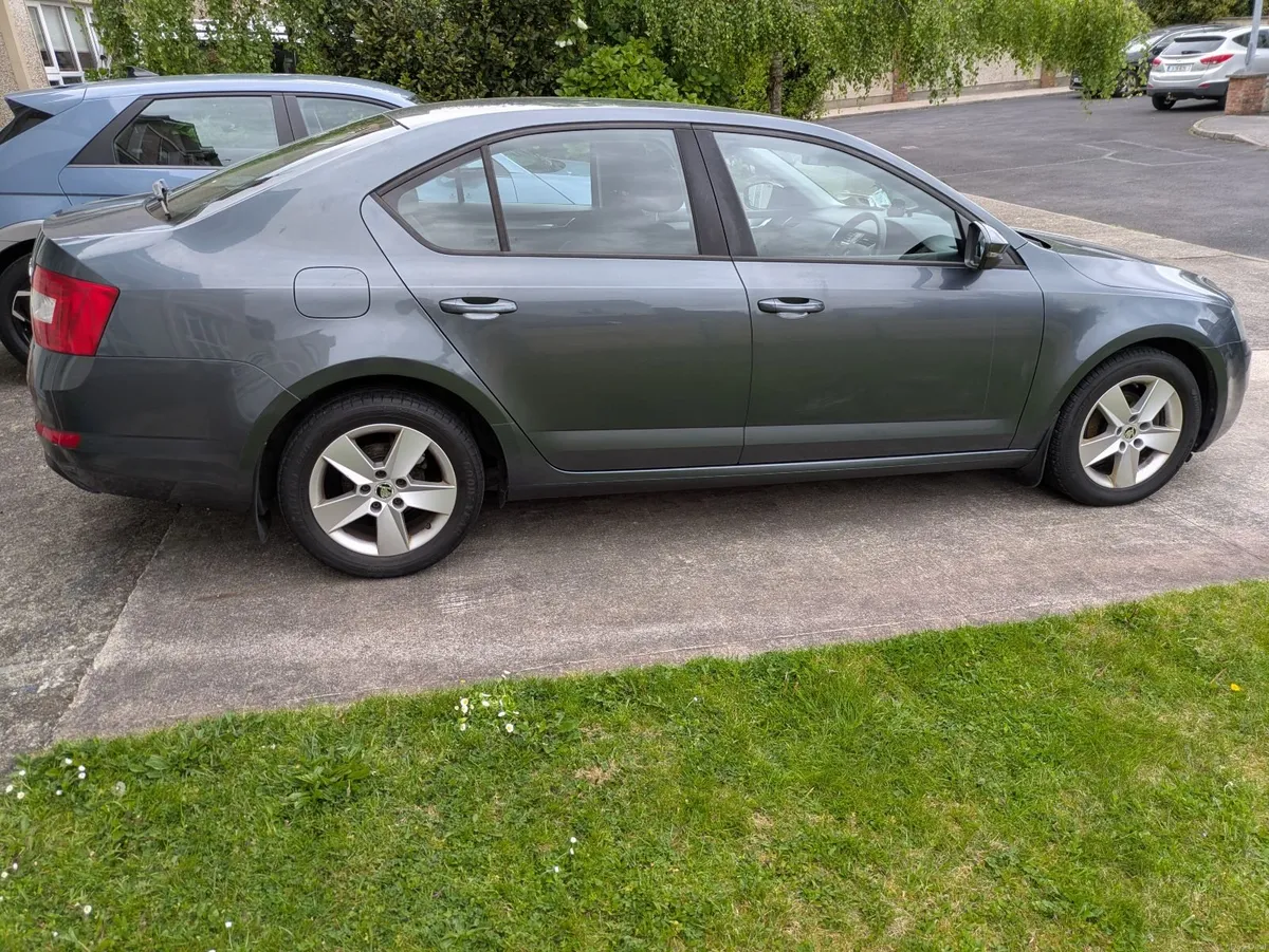 Skoda Octavia 2015 - Image 2