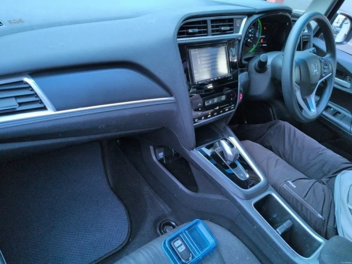 Honda Shuttle 1.5 AUTOMATIC ESTATE - REAR CAMERA - Image 3