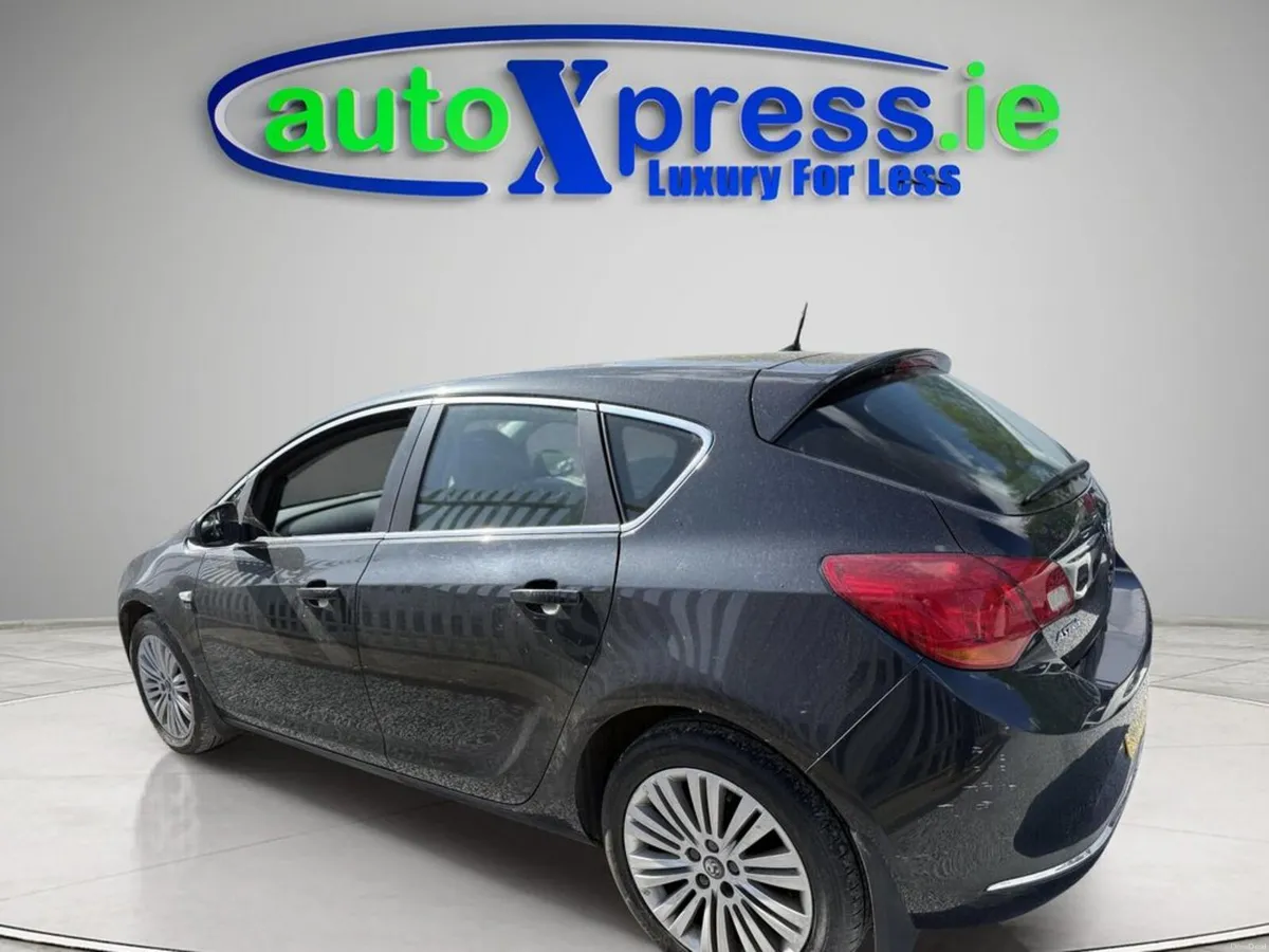 Vauxhall Astra 1.4 Petrol EXCITE - Image 4