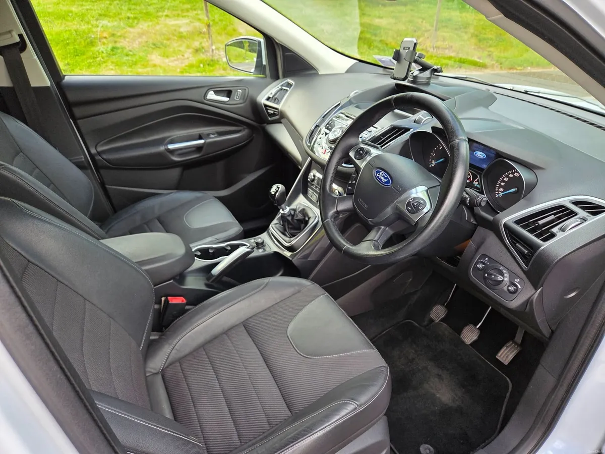 Ford Kuga Titanium 2013 - Image 4