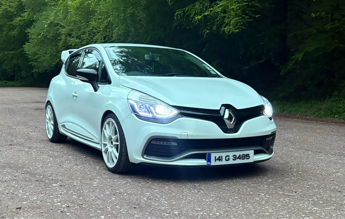 2014 RS Renault Clio 200BHp 1.6L turbo - Image 1