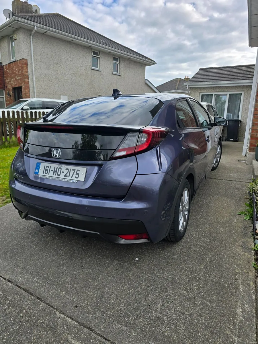 Honda Civic 2016 - Image 2