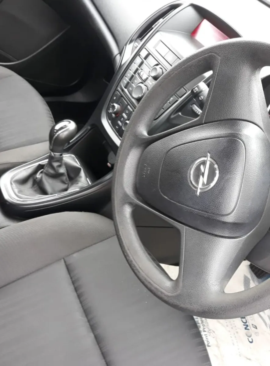 2011 Opel Astra - Image 3