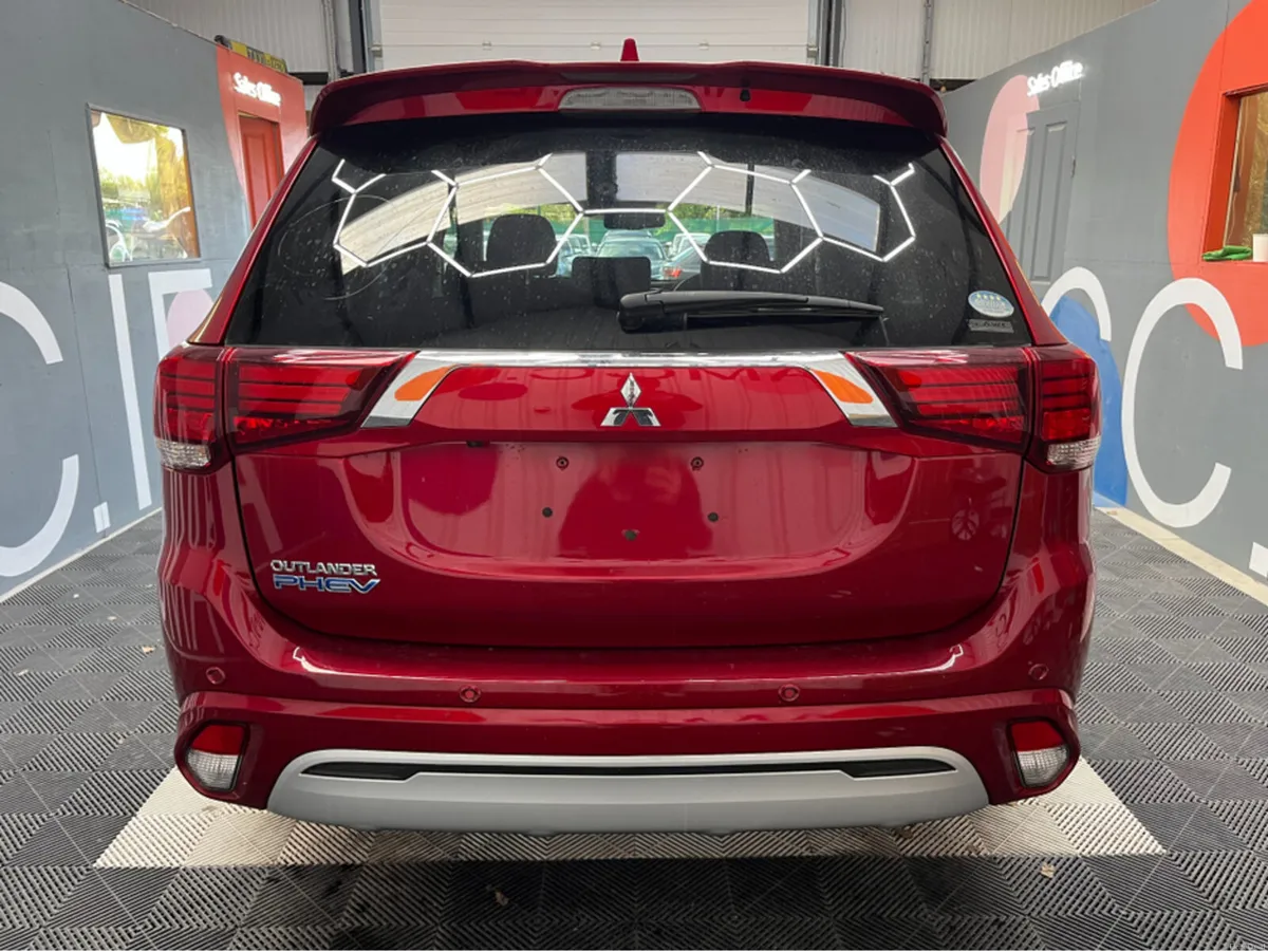 Mitsubishi Outlander 2020 MITSUBISHI OUTLANDER G 2 - Image 3