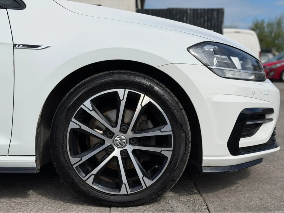 Volkswagen Golf R LINE High Spec & Low mileage - Image 4