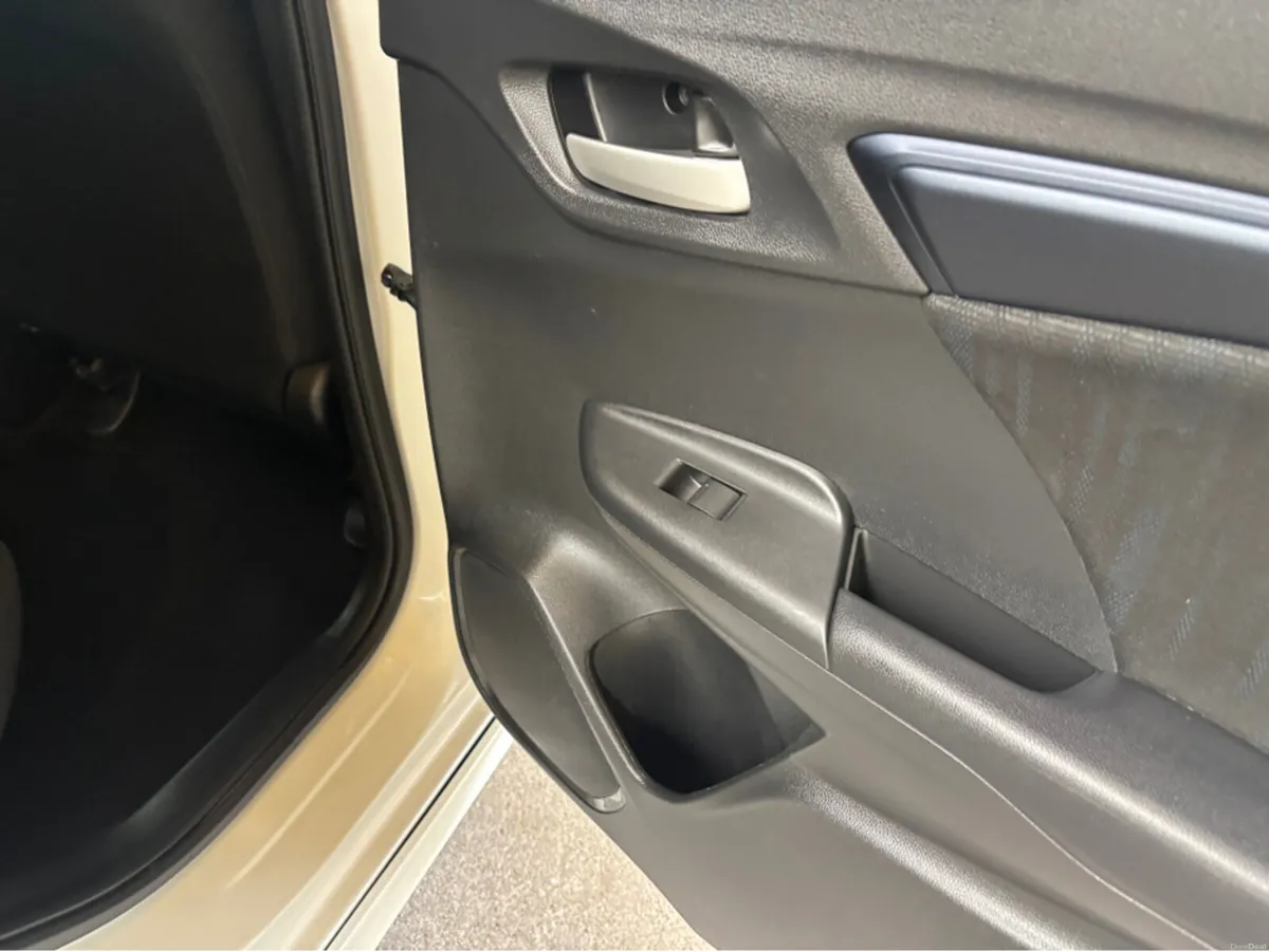Honda Shuttle 1.5 Self charging hybrid Automatic - Image 2
