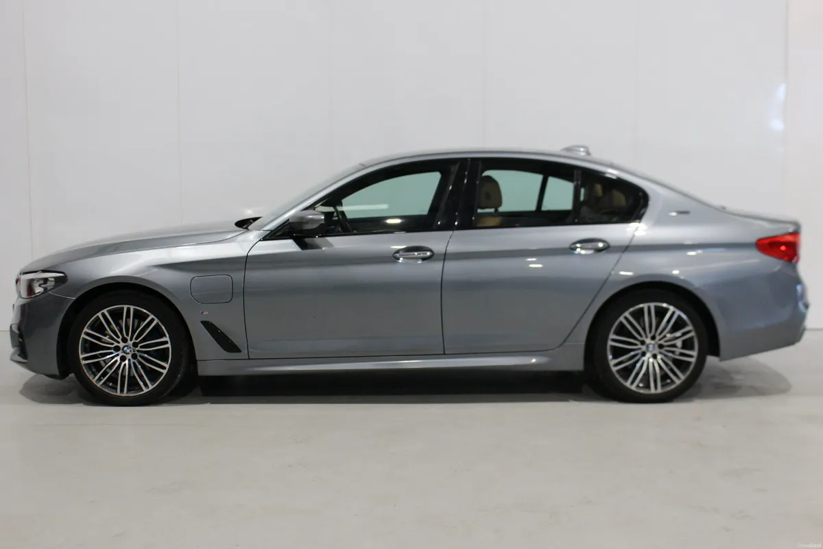 BMW 530e 2018  Cognac Leather - Image 4