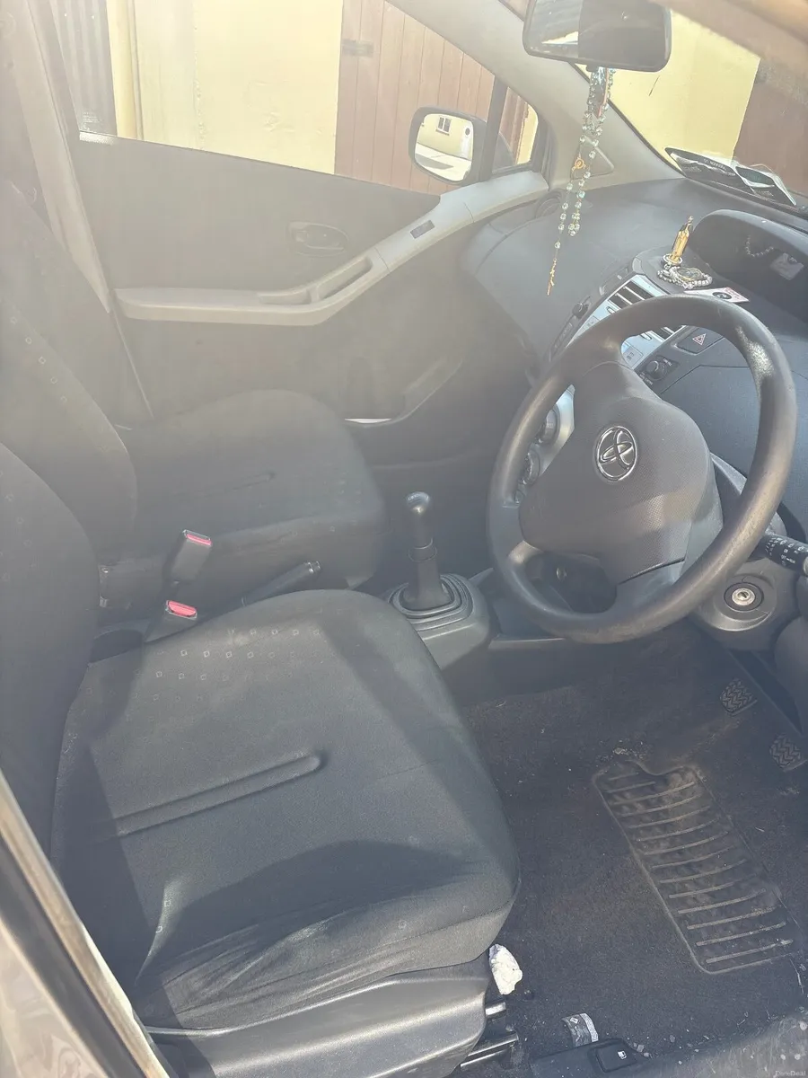 Toyota Yaris 2006 - Image 2