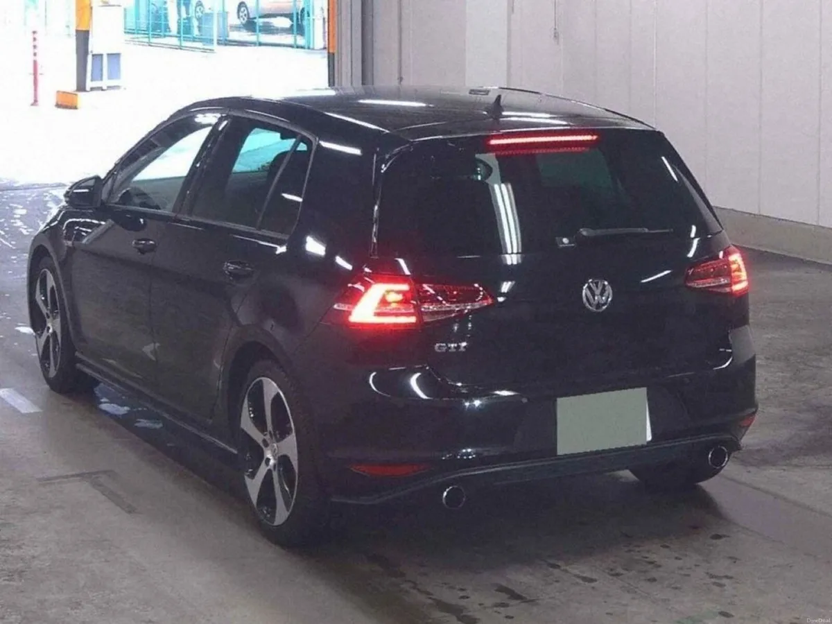 Volkswagen Golf 2.0GTI AUTOMATIC - FACTORY ALLOYS - Image 2