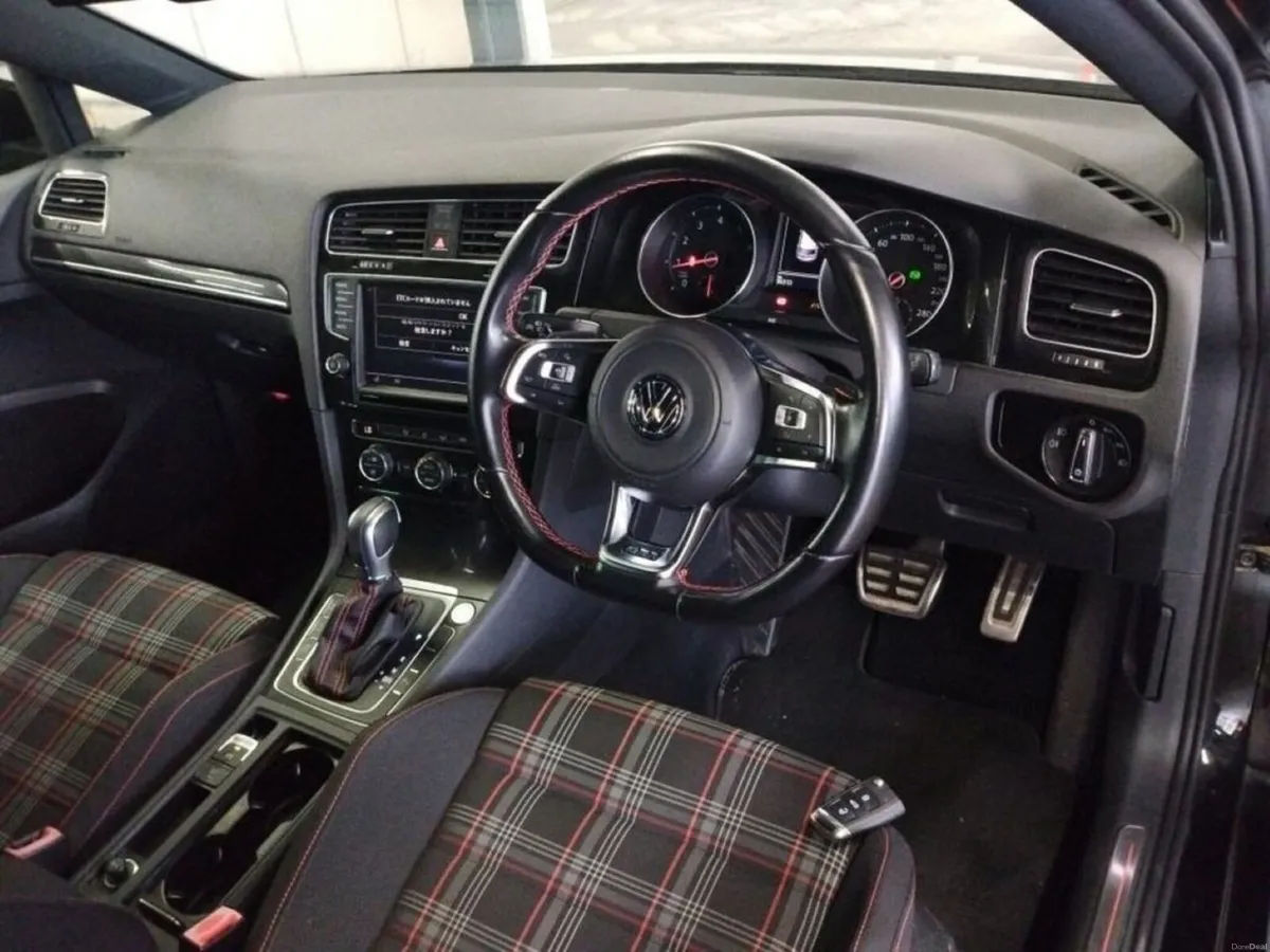 Volkswagen Golf 2.0GTI AUTOMATIC - FACTORY ALLOYS - Image 3