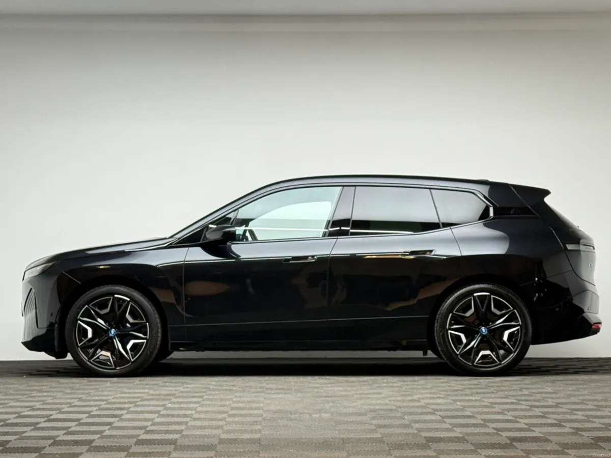 BMW iX 40 M SPORT XDRIVE - Image 4