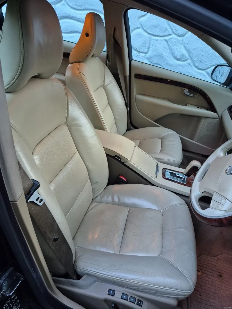Volvo S80 2.5T SE Lux 2007 - Image 2