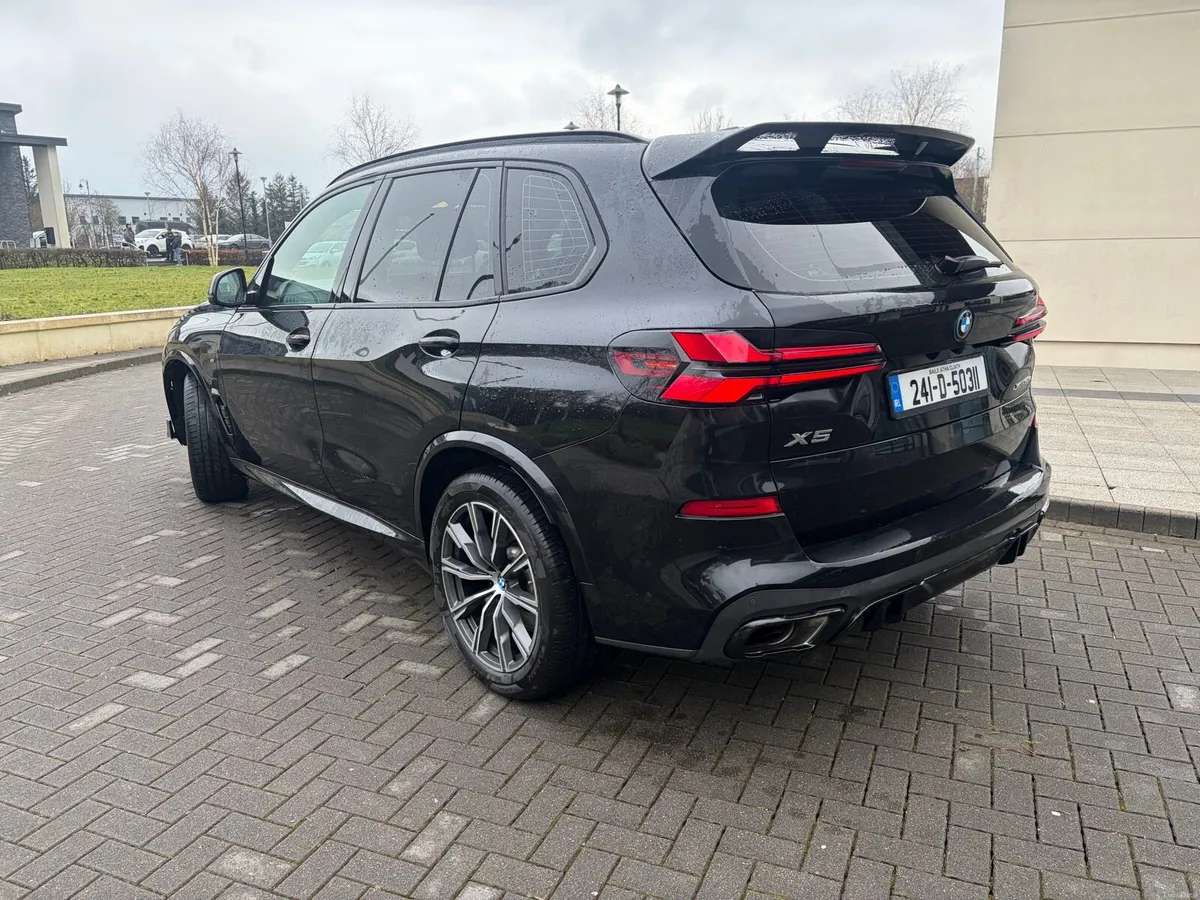 2024 BMW X5 xDrive50e M Sport Hybrid - Image 2