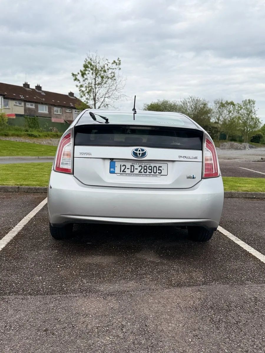 Toyota Prius - Image 4