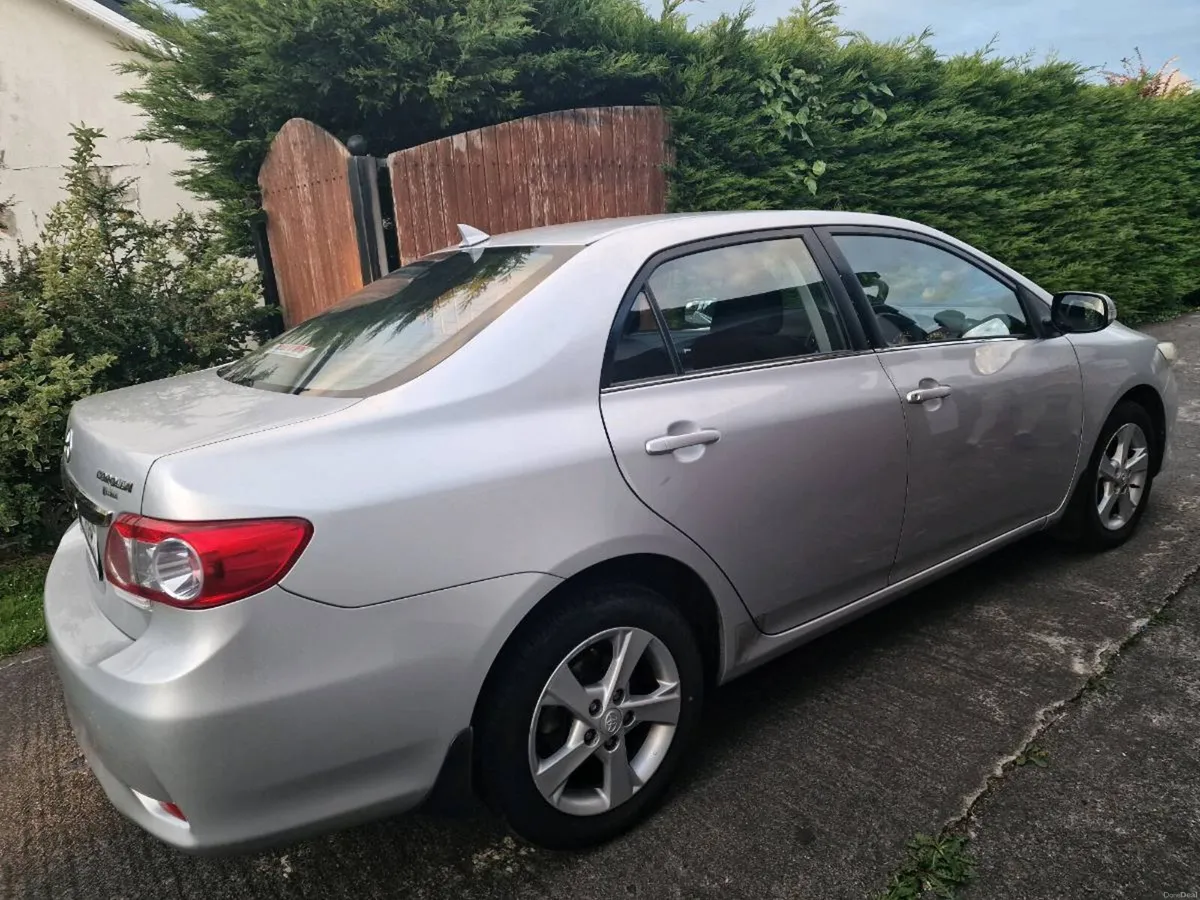 Toyota Corolla - Image 2