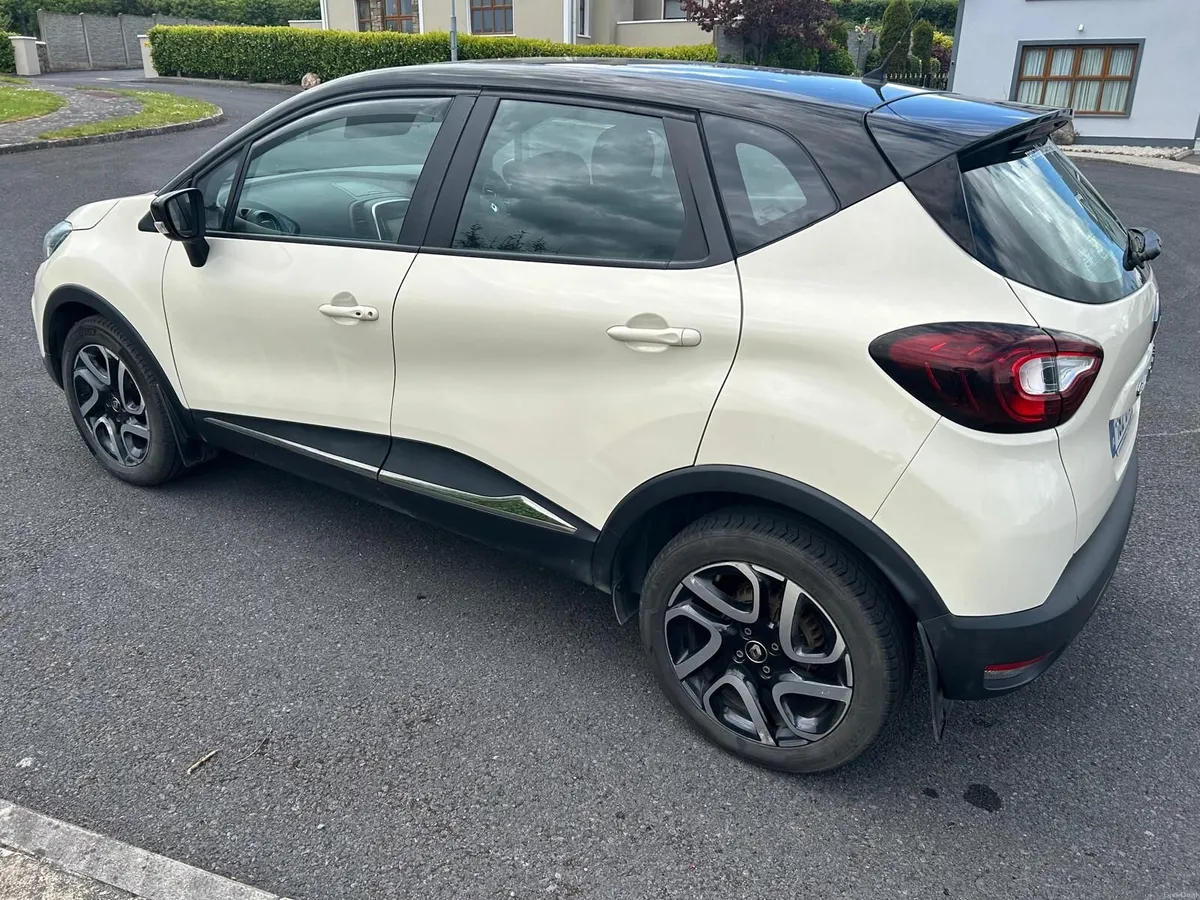 Renault Captur Dynamique DCI 90 5 Door - Image 1