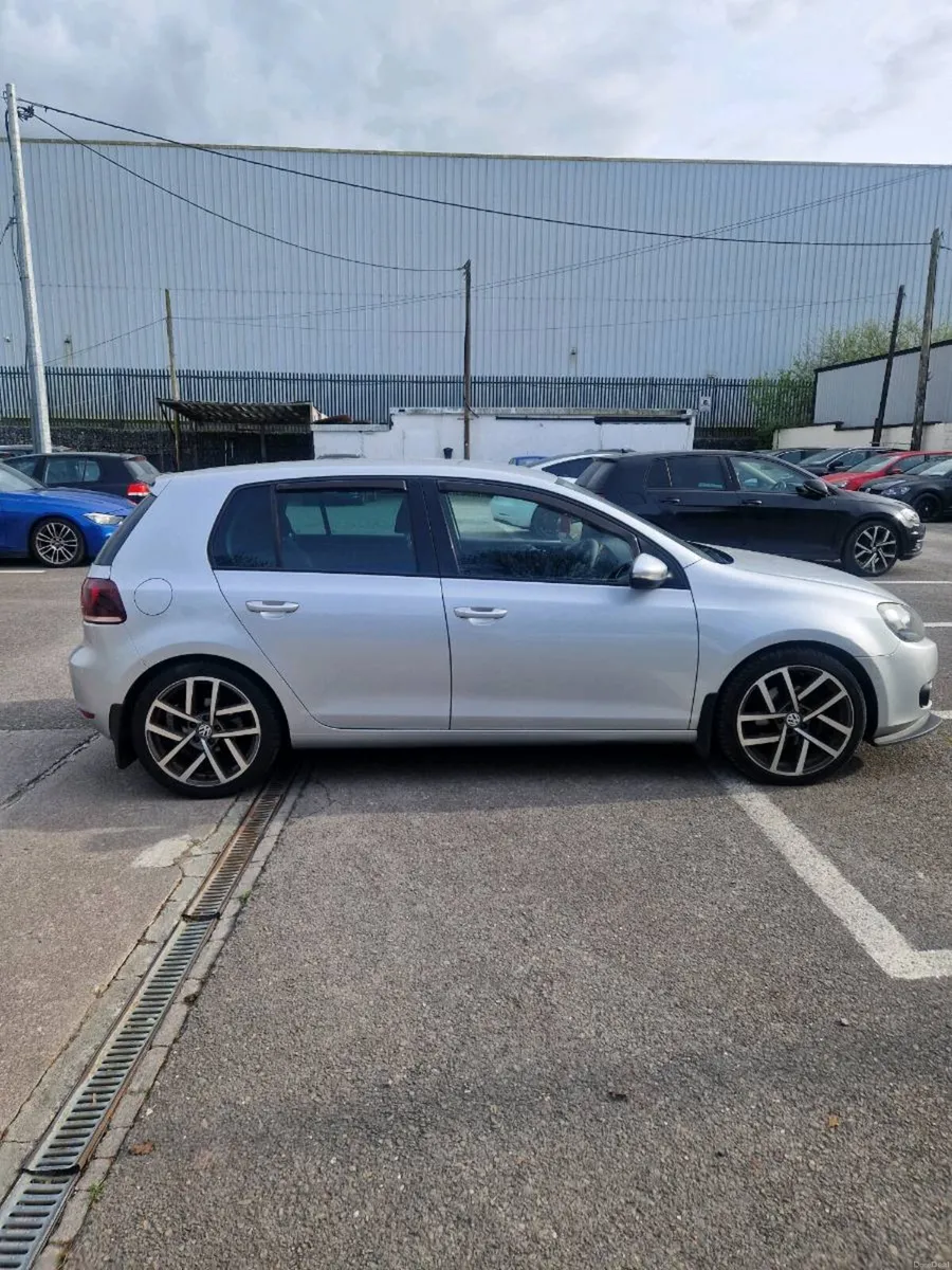 Volkswagen golf - Image 2