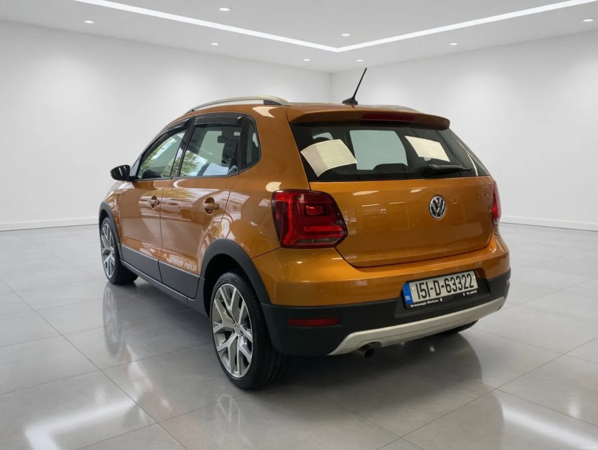 Volkswagen Polo 2015 - Image 2