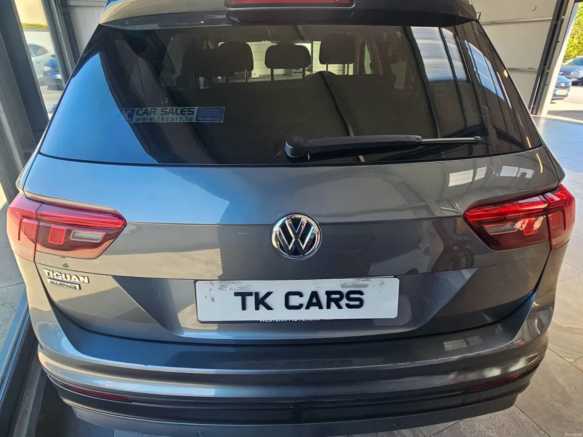 211 VOLKSWAGEN TIGUAN ALLSPACE - Image 4