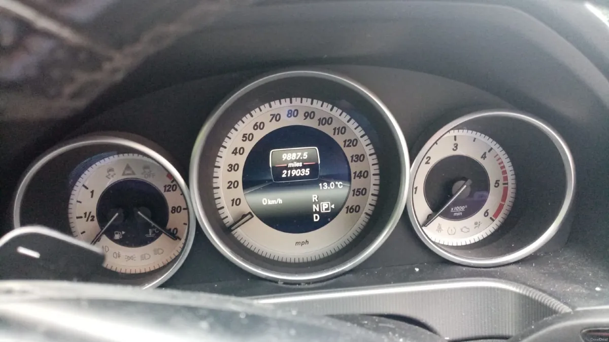 Mercedes-Benz E-Class 2013 - Image 2