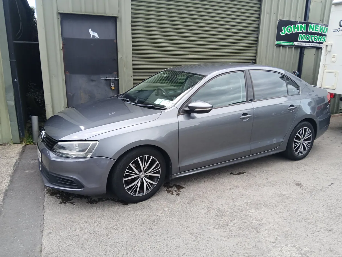 Volkswagen Jetta diesel automatic 2012 - Image 5