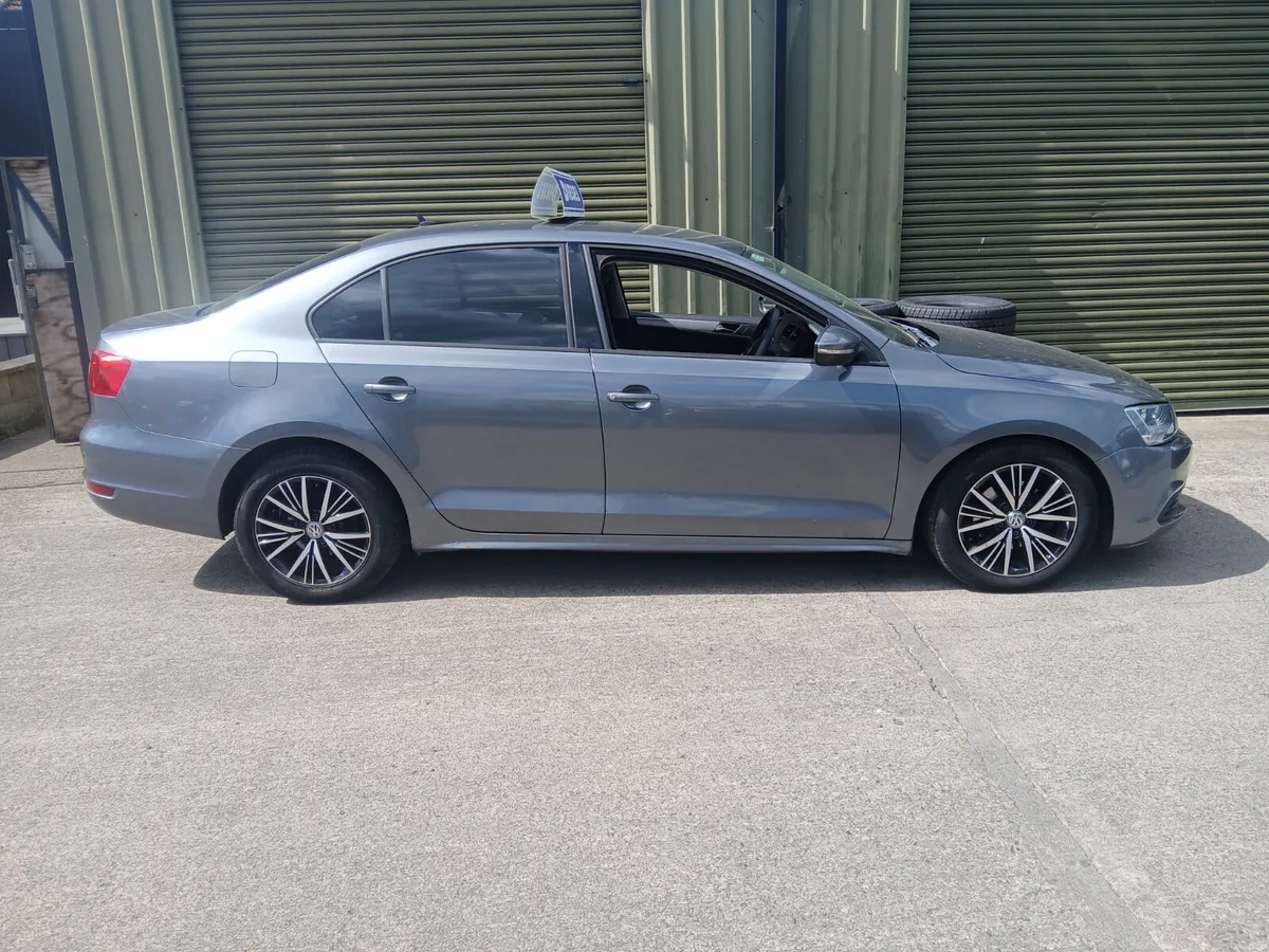 Volkswagen Jetta diesel automatic 2012 - Image 1