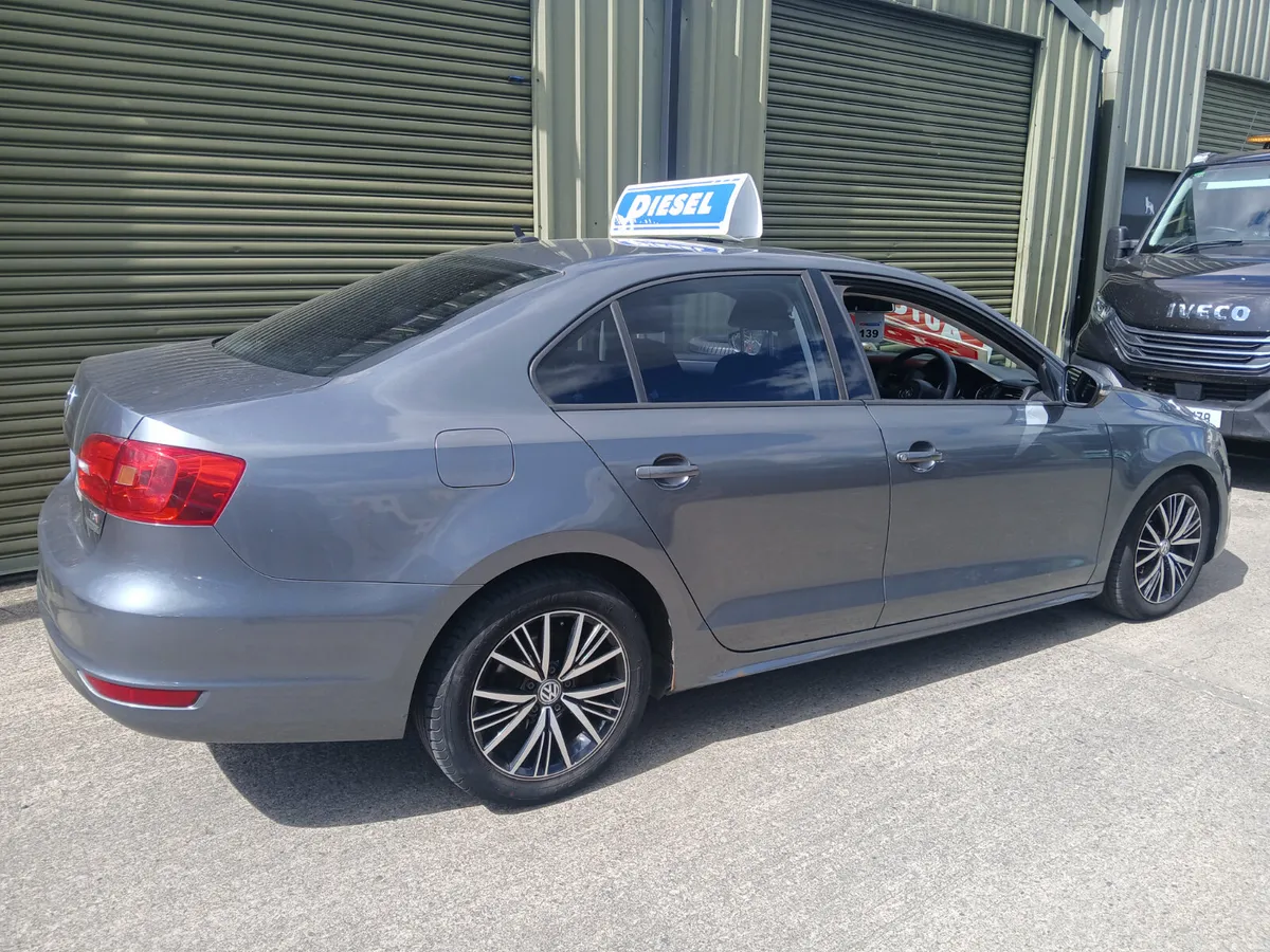 Volkswagen Jetta diesel automatic 2012 - Image 3