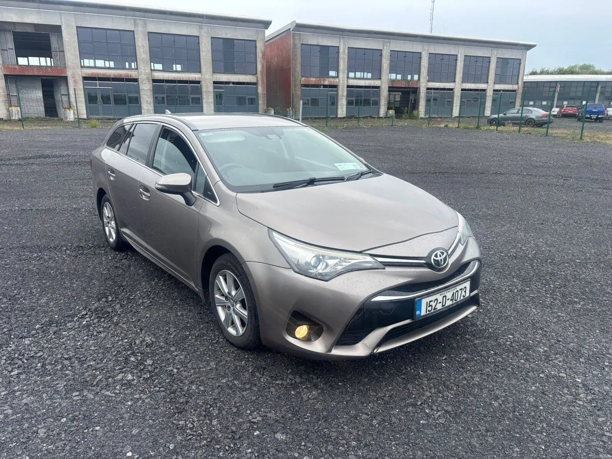 2015 (152) Toyota Avensis 1.6 Diesel - Image 2