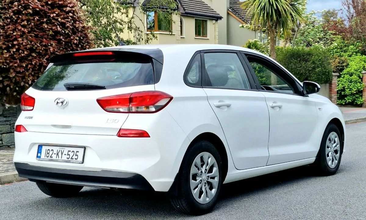 HYUNDAI i30 1.4 Petrol NEW NCT 2018 - Image 4