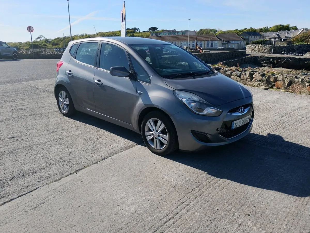 Automatic Hyundai ix20 LOW MILEAGE - Image 1