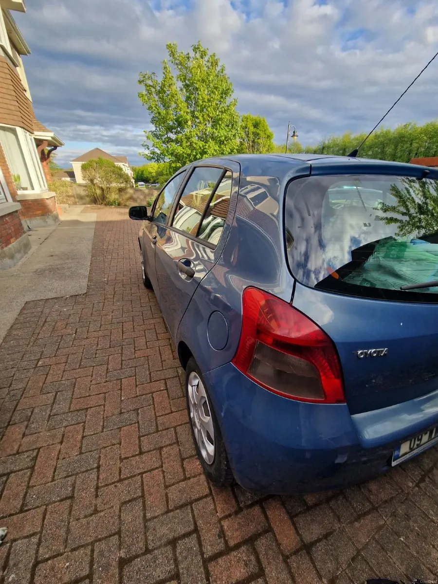 Toyota Yaris 2009 - Image 3