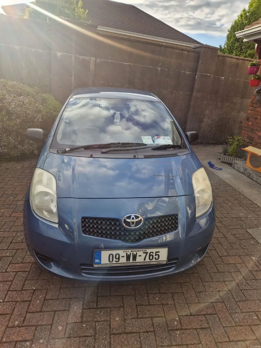 Toyota Yaris 2009 - Image 2
