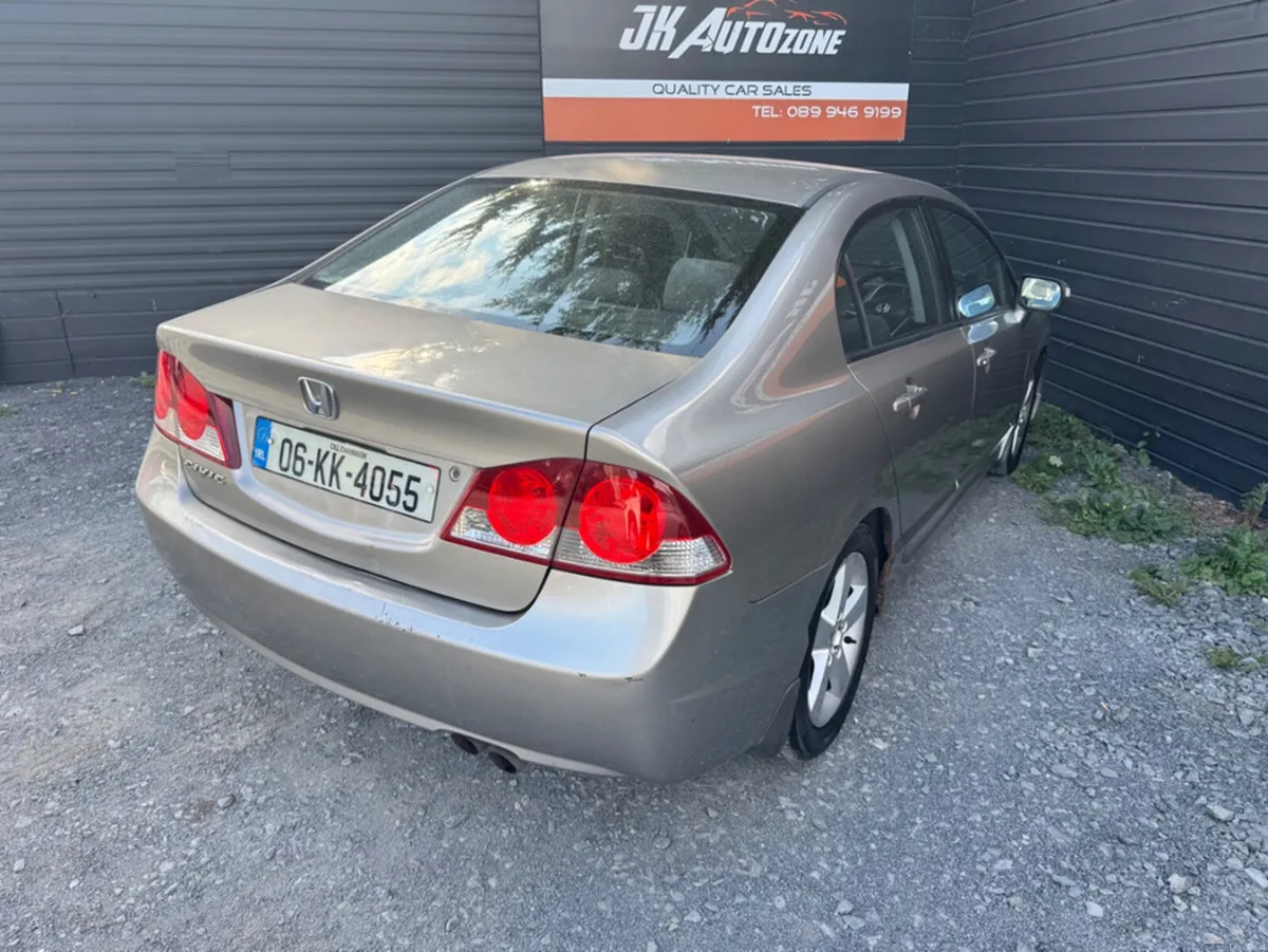 Honda Civic 1.8I SES 4 DOOR 4DR - Image 6