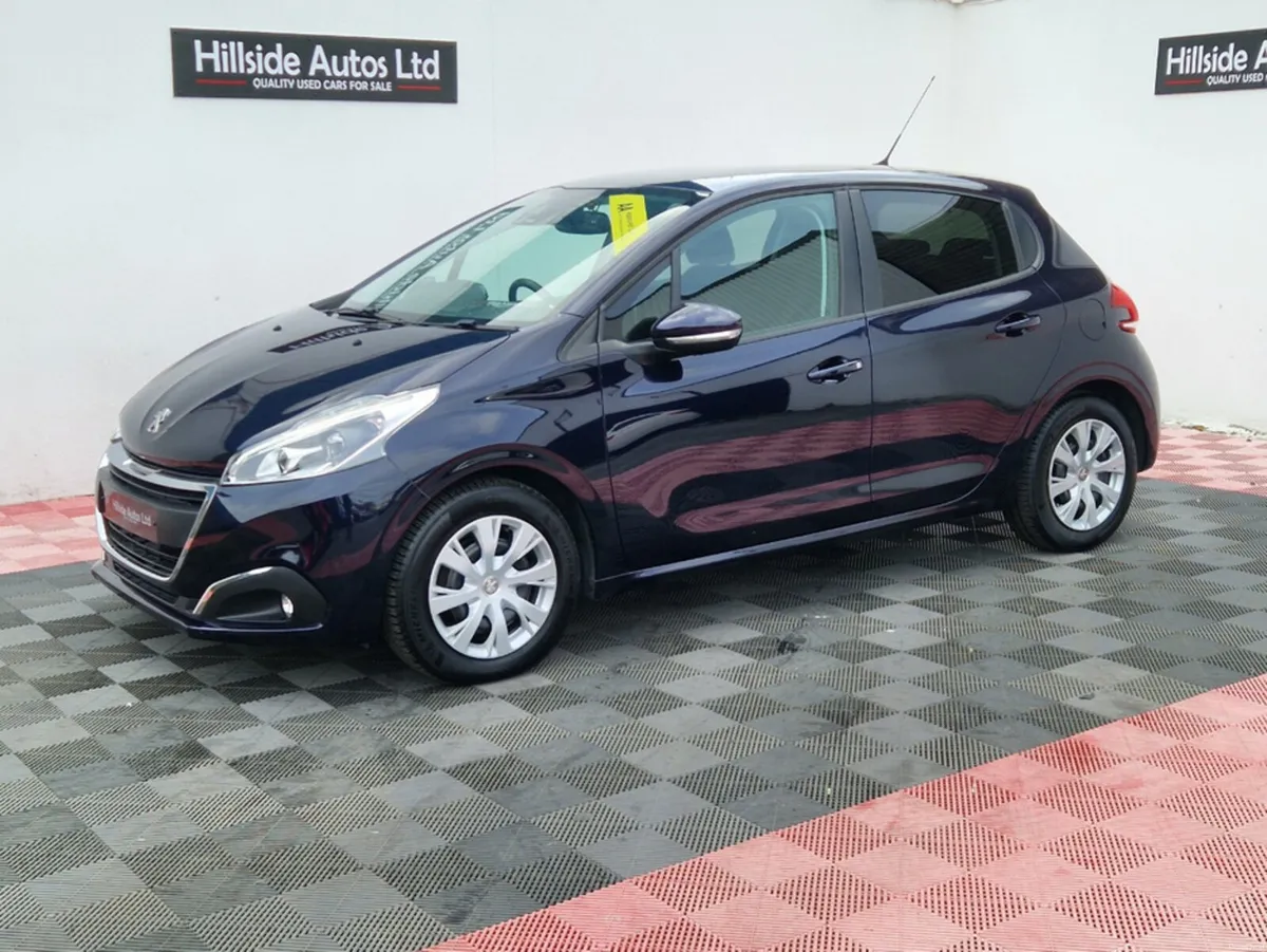 Peugeot 208 STYLE 1.2 PETROL 5DR AUTOMATIC - Image 4