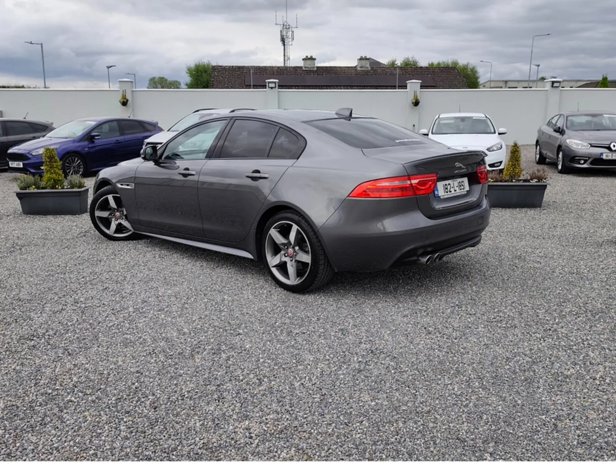 Jaguar XE 2.0 D R-SPORT 180PS 4DR AUTO - Image 4