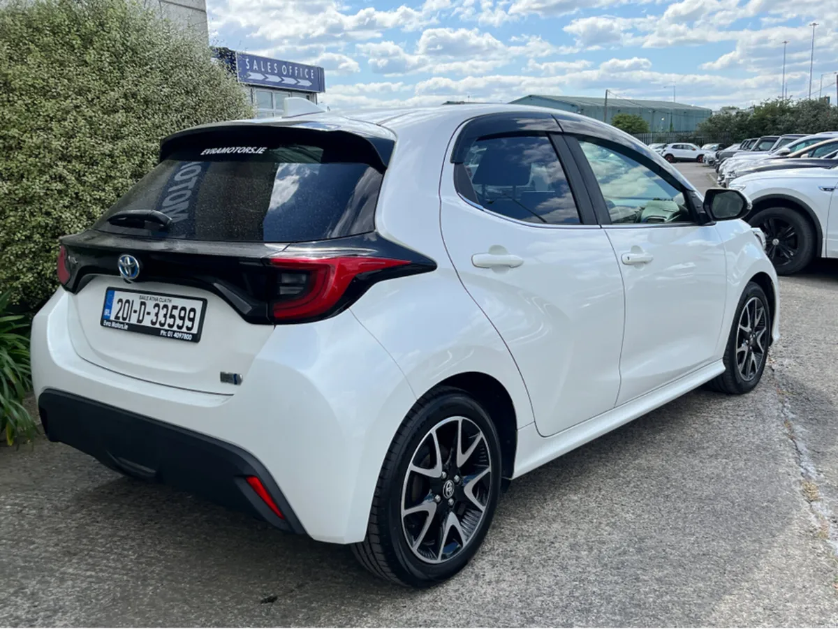 Toyota Yaris Z HYBRID AUTOMATIC 1.5 PETROL //HIGH - Image 4