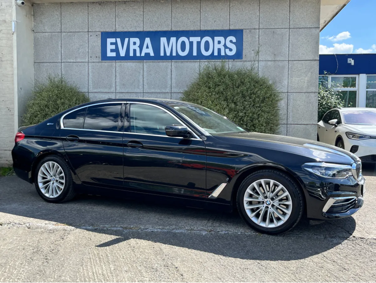 BMW 5-Series 530e LUXURY 2.0 PHEV PETROL //MASSIVE - Image 3