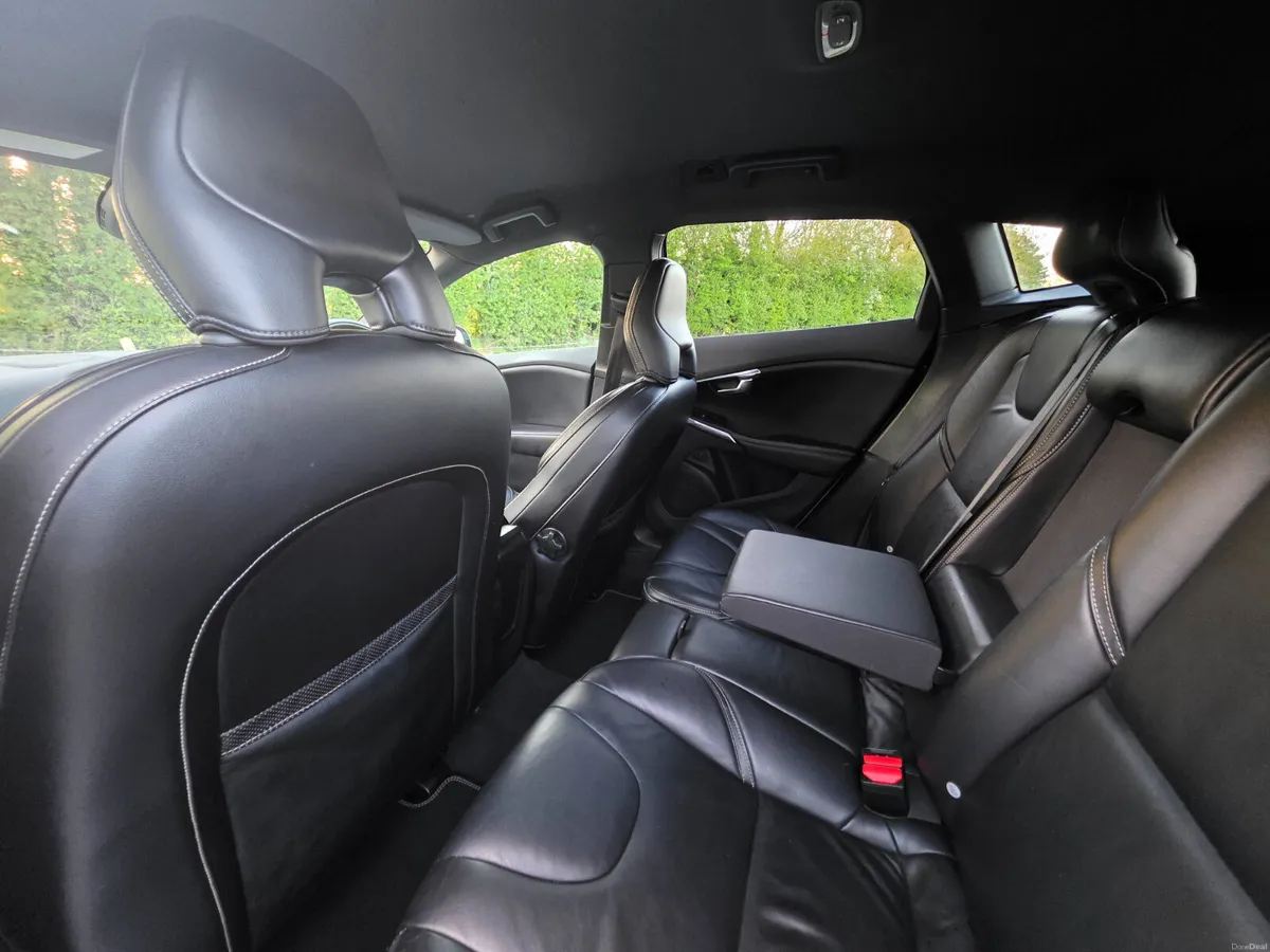 Volvo V40 2013 2.0 D3 R-DESIGN LUXURY - Image 3