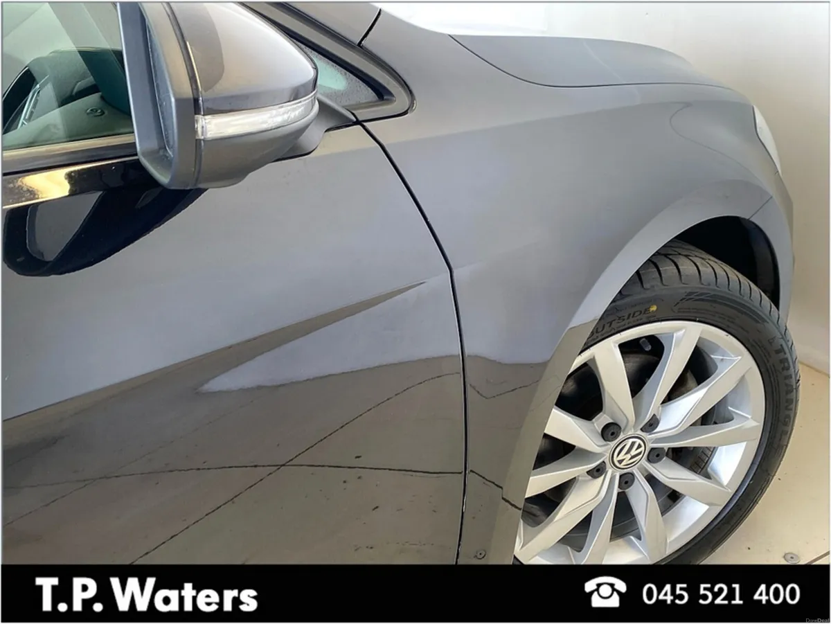 Volkswagen Golf 1.2 TSI AUTOMATIC - REVERSING CAME - Image 5