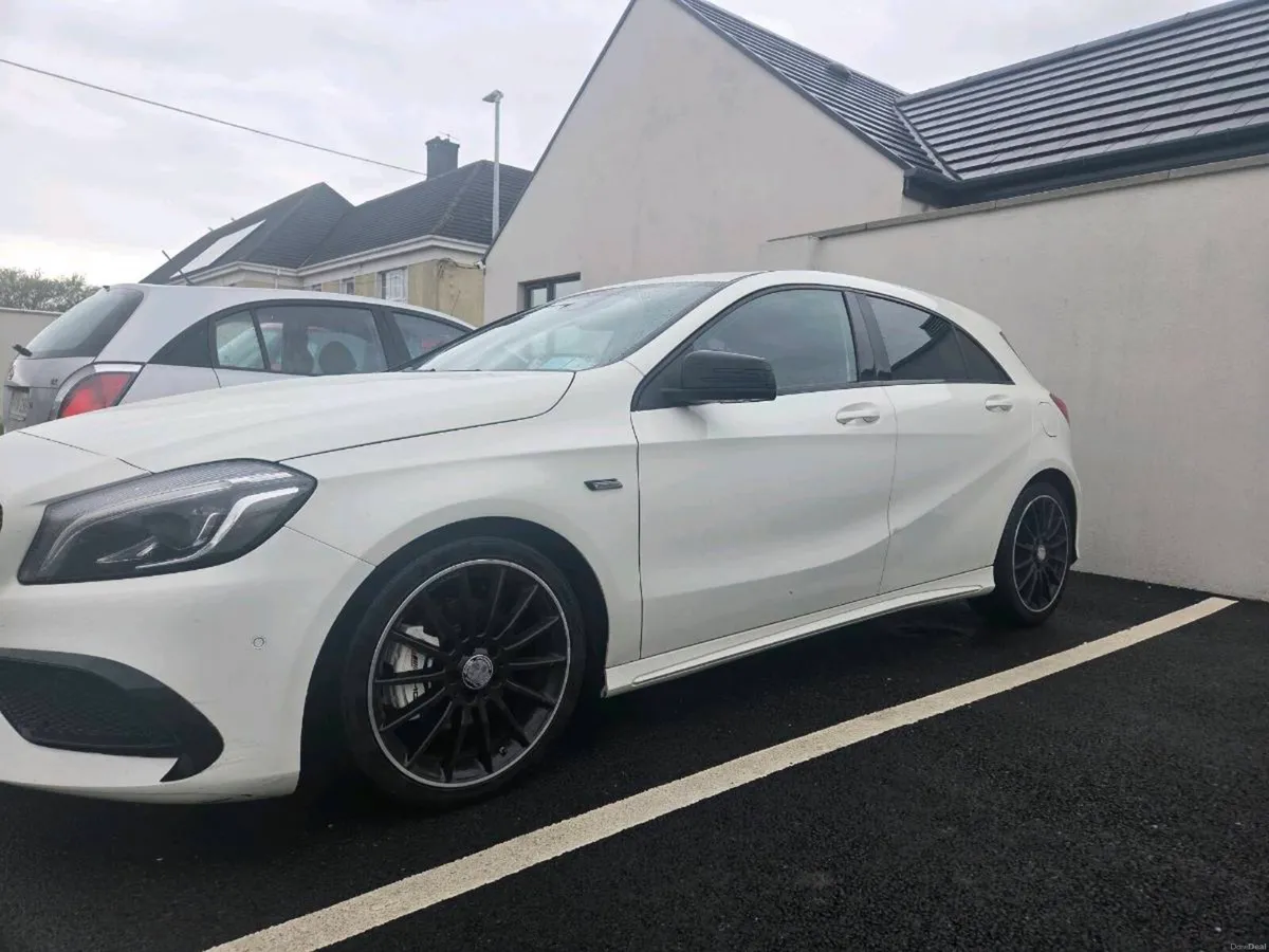 Mercedes A200 amg premium + automatic - Image 2