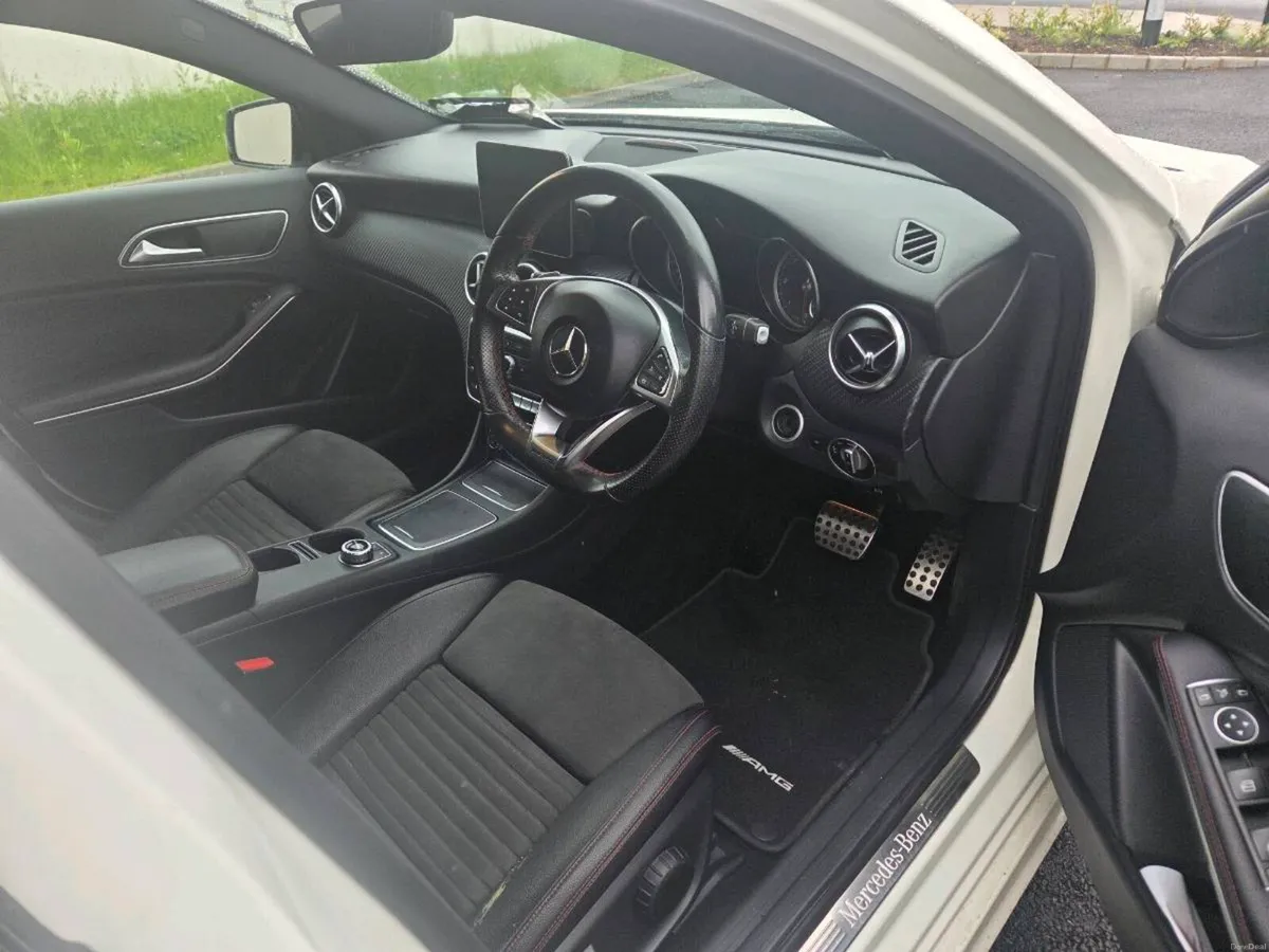 Mercedes A200 amg premium + automatic - Image 4