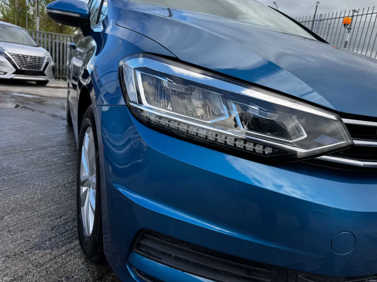 2016 Volkswagen Golf Touran 1.4 TSI 7Seater - Image 3