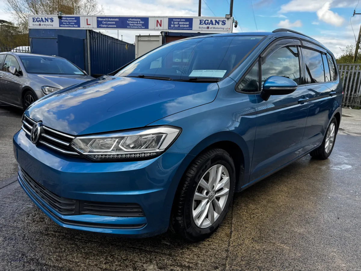 2016 Volkswagen Golf Touran 1.4 TSI 7Seater - Image 4