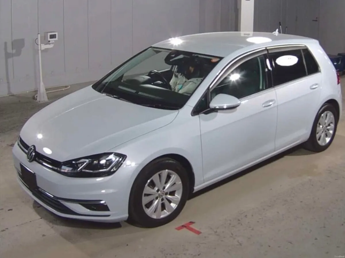 2017 Volkswagen Golf 1.2 Automatic - Image 1
