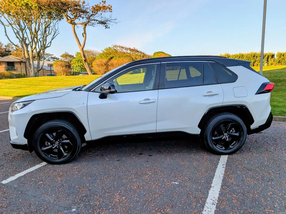 Toyota RAV4 Dynamic Hybrid 2019 - Top Spec - Image 4