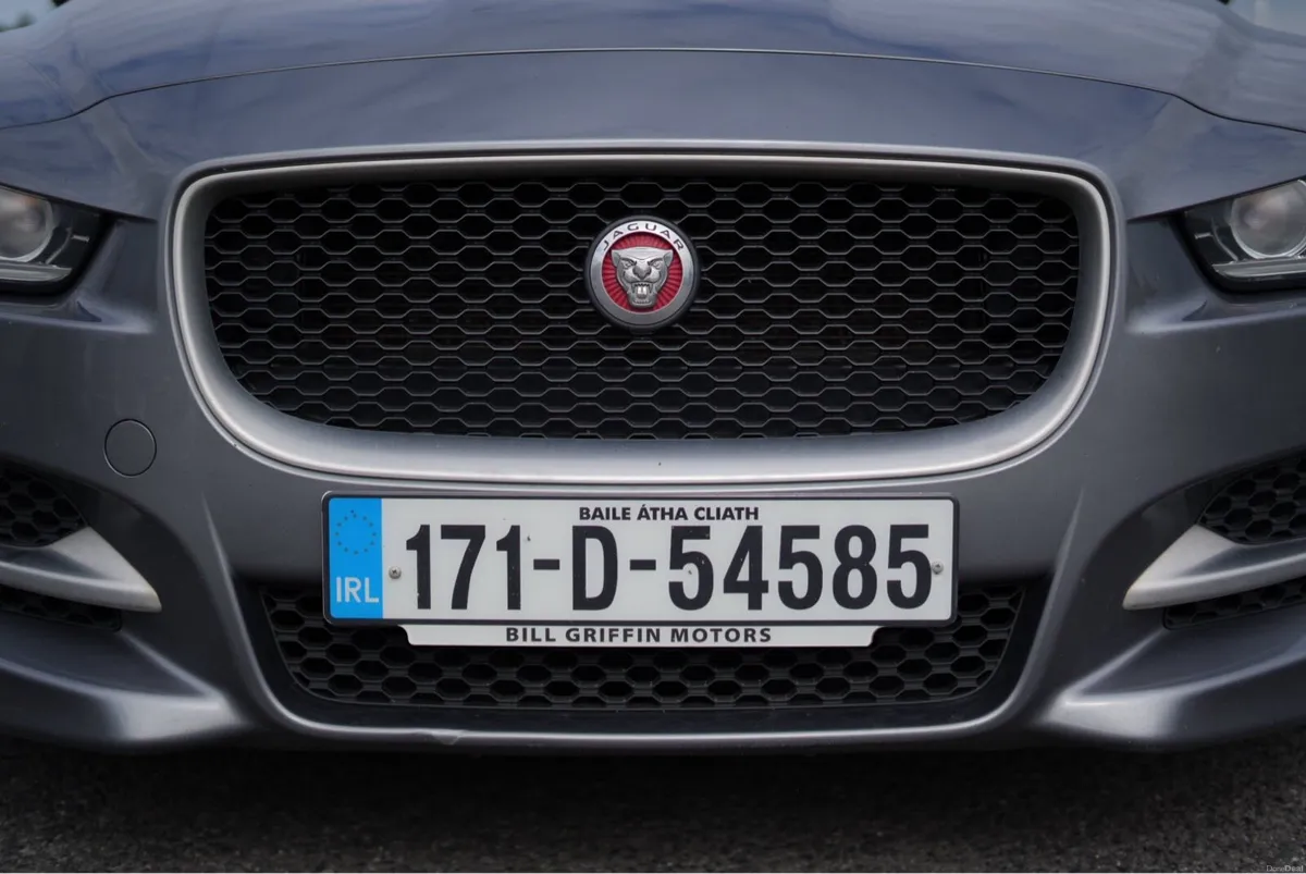 Jaguar XE 2017 R-Sport AWD 2.0d - Image 2