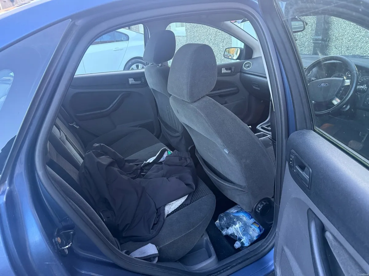 Automatic 2006 Ford Focus For Sale - Image 4